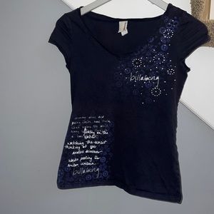 🌊Women’s Navy Billabong fitted V-Neck T-shirt☀️